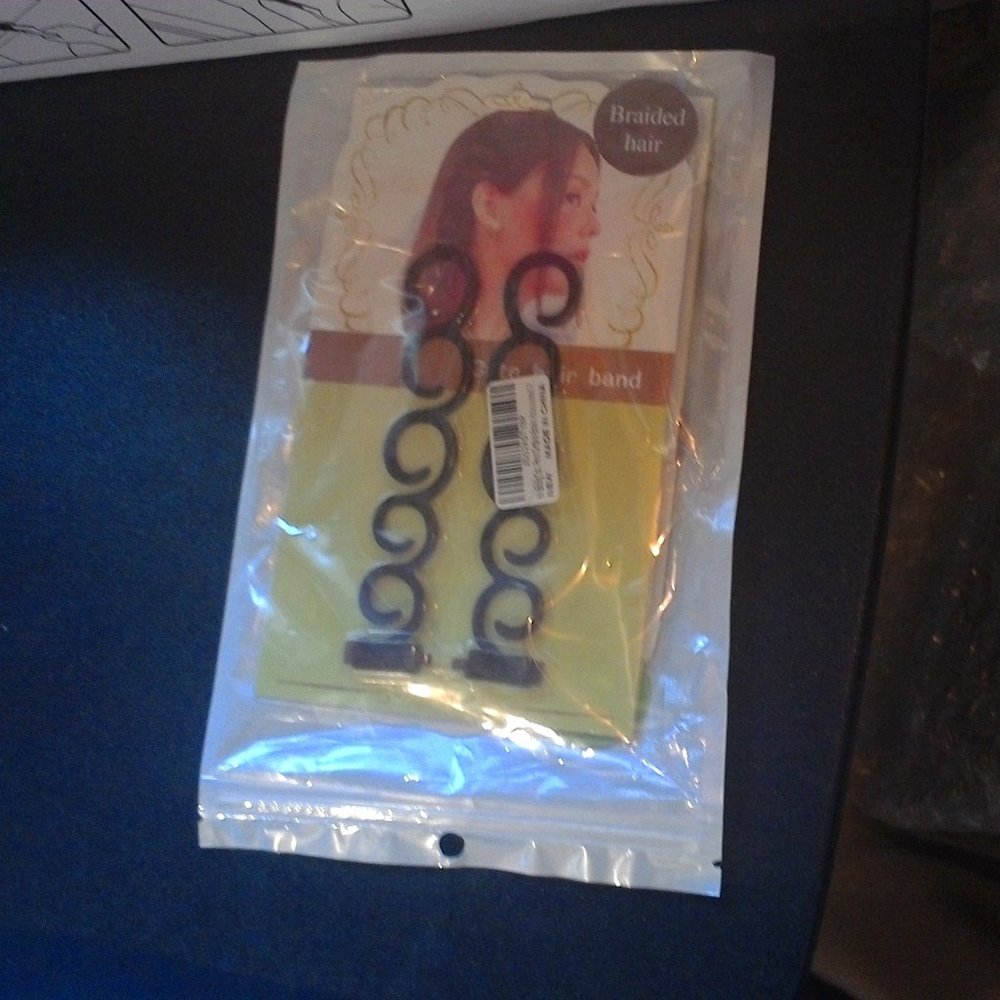 NWT Amazon's hair braider